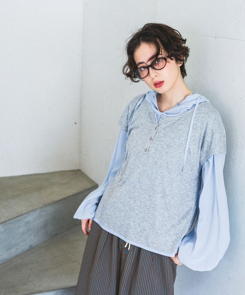 niko and...(ニコアンド)の「ヘンリーレイヤードフレンチプルオーバー(Tシャツ/カットソー・レディース・ブラック/ベージュ/ダークブラウン/グレー・FREE)」の2枚目の写真
