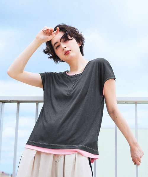 niko and...(ニコアンド)の「ヘンリーレイヤードフレンチプルオーバー(Tシャツ/カットソー・レディース・ブラック/ベージュ/ダークブラウン/グレー・FREE)」の1枚目の写真