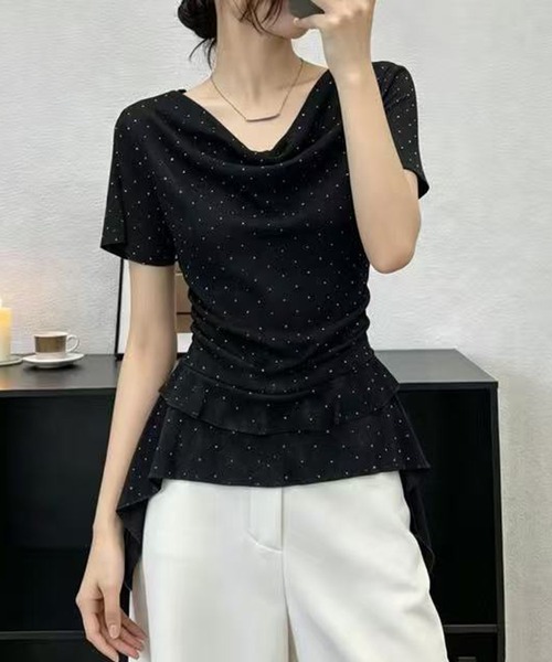 HALEY PESCA(ヘーリーペスカ)の「HALEY PESCA/ドット柄 アシメフリルドレープトップス(Tシャツ/カットソー・レディース・オフホワイト/グレー/ブラック・FREE)」の2枚目の写真