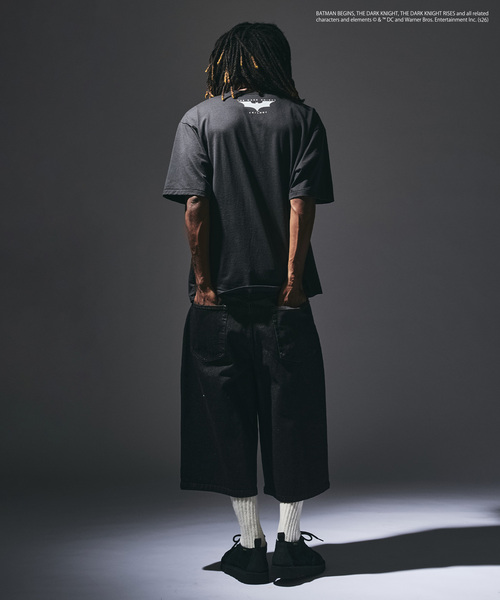 417 EDIFICE(フォーワンセブンエディフィス)の「ATELIER CINEMA グラフィックTシャツ(Tシャツ/カットソー・メンズ・ブラック/チャコールグレー/ブラックミックス/ブラック×ブラック/ブラック系その他/スミクロ・X-LARGE/LARGE/MEDIUM)」の17枚目の写真