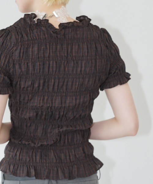 chuclla(チュクラ)の「フリルネックシャーリングトップス chw26s357(Tシャツ/カットソー・レディース・ブラウン/ホワイト・FREE)」の7枚目の写真