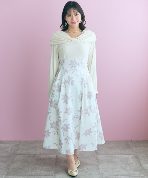 marun(マルン)の「<大きいサイズ>【nanaeさんコラボ】オフショル×フラワープリントドッキングワンピース marun(ワンピース・レディース・ブラック系/アイボリー系・5L/4L/3L/LL/L)」の13枚目の写真