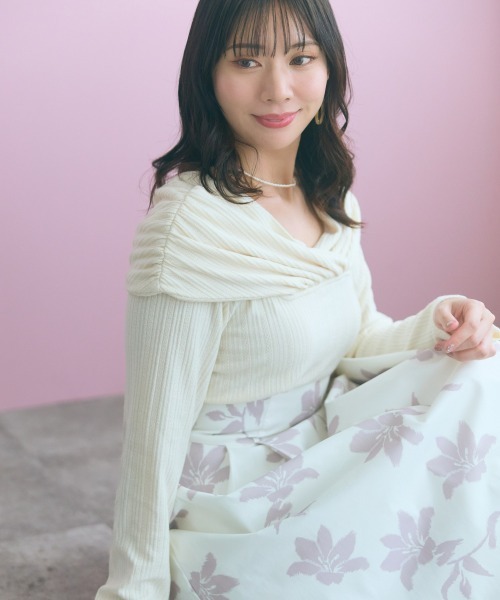 marun(マルン)の「<大きいサイズ>【nanaeさんコラボ】オフショル×フラワープリントドッキングワンピース marun(ワンピース・レディース・ブラック系/アイボリー系・5L/4L/3L/LL/L)」の15枚目の写真