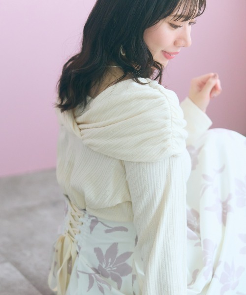 marun(マルン)の「<大きいサイズ>【nanaeさんコラボ】オフショル×フラワープリントドッキングワンピース marun(ワンピース・レディース・ブラック系/アイボリー系・5L/4L/3L/LL/L)」の14枚目の写真