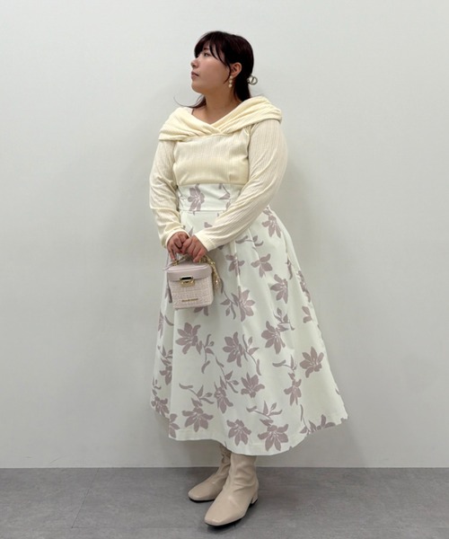 marun(マルン)の「<大きいサイズ>【nanaeさんコラボ】オフショル×フラワープリントドッキングワンピース marun(ワンピース・レディース・ブラック系/アイボリー系・5L/4L/3L/LL/L)」の10枚目の写真