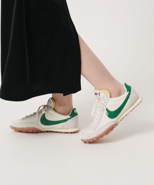 NIKE(ナイキ)の「<NIKE>M WAFFLE RACER(スニーカー・レディース・ホワイト/ブラック・25cm/24cm/24.5cm)」の4枚目の写真