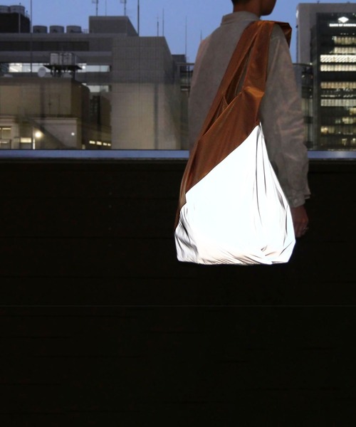 TIMELESS COMFORT(タイムレスコンフォート)の「REFLECT SHOPPING BAG Lサイズ(エコバッグ/サブバッグ・レディース・ピンク/オレンジ/イエロー・ONE SIZE)」の13枚目の写真