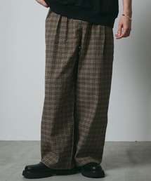 DAZE（デイズ）の「ブラウンチェック 2タックワイドパンツ（その他パンツ）」