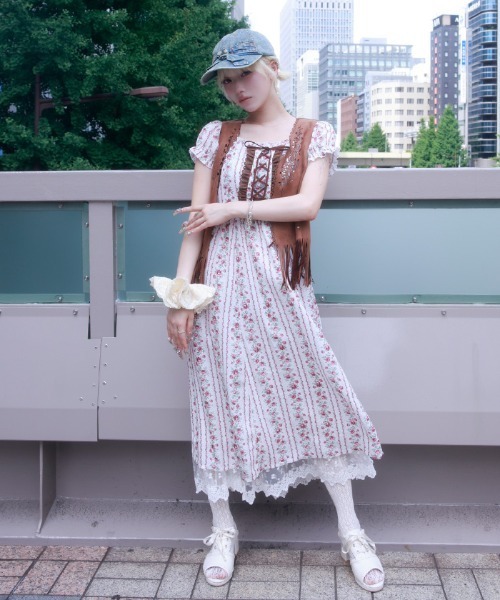 myu:loret(ミュウロレット)の「フリンジ×スエードベスト(ベスト・レディース・キャメル・FREE)」の13枚目の写真