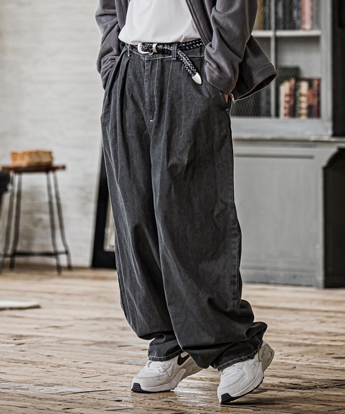 CAMBIO(カンビオ)の「mp15334- Two Tuck Wide Denim Pants ワイドデニムパンツ(AI-262-06)(デニムパンツ・メンズ・ブラック/ネイビー・M/L)」の4枚目の写真