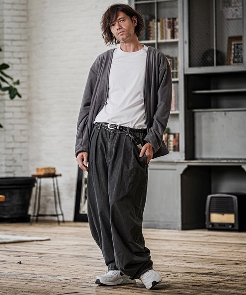 CAMBIO(カンビオ)の「mp15334- Two Tuck Wide Denim Pants ワイドデニムパンツ(AI-262-06)(デニムパンツ・メンズ・ブラック/ネイビー・M/L)」の5枚目の写真