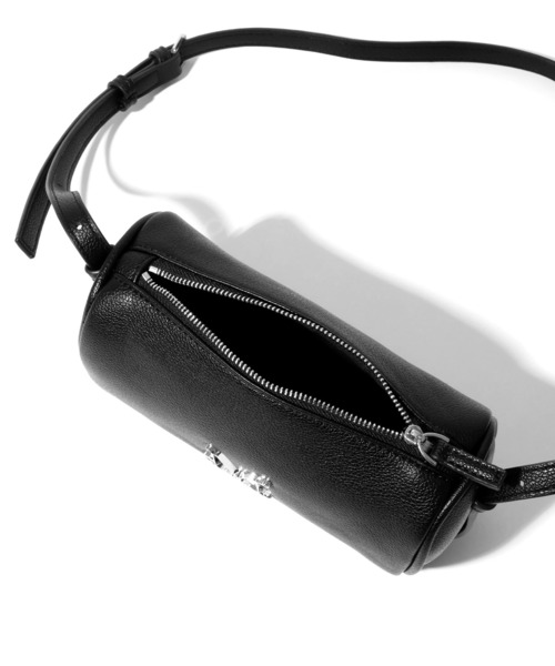 MUCENT(ムセント)の「【MUCENT/ムセント】ARA METAL LOGO MINI SHOULDER BAG UNISEX/アラ メタルロゴ ミニショルダーバッグ ユニセックス(ショルダーバッグ・レディース・ブラック・FREE)」の9枚目の写真
