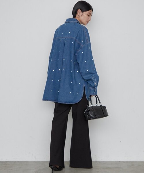 LOUNGEDRESS(ラウンジドレス)の「《1枚で主役級デザイン》ビジューデニムシャツ 秋服(シャツ/ブラウス・レディース・ブルー・FREE)」の5枚目の写真
