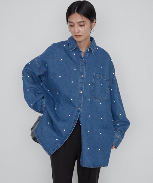 LOUNGEDRESS(ラウンジドレス)の「《1枚で主役級デザイン》ビジューデニムシャツ 秋服(シャツ/ブラウス・レディース・ブルー・FREE)」の8枚目の写真