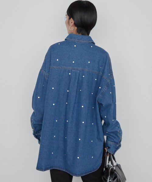 LOUNGEDRESS(ラウンジドレス)の「《1枚で主役級デザイン》ビジューデニムシャツ 秋服(シャツ/ブラウス・レディース・ブルー・FREE)」の10枚目の写真