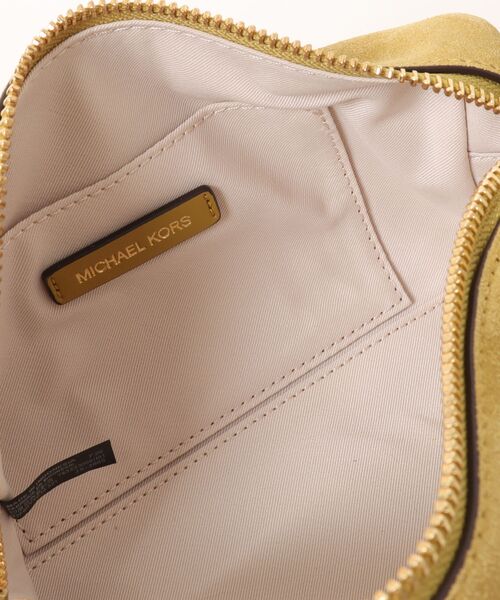 MICHAEL KORS（マイケルコース）の「BRYANT スエード コンバーチブル クロスボディ スモール（ショルダーバッグ・レディース・イエロー系・FREE）」の9枚目の写真