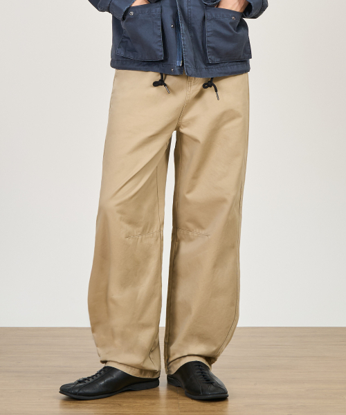 EXCONTAINER(エックスコンテナ)の「ブラッシュドコットンカーブドチノパンツ (BEIGE)(その他パンツ・メンズ・その他・SMALL/MEDIUM/LARGE/X-LARGE)」の1枚目の写真