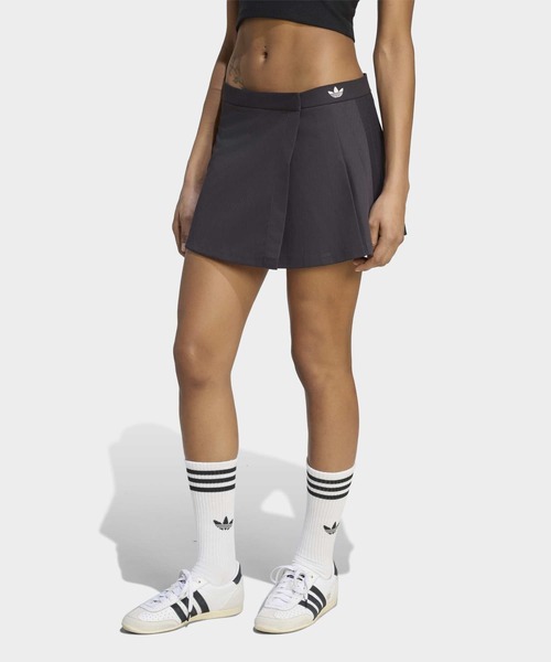 adidas(アディダス)の「プリーツスカート / アディダスオリジナルス adidas Originals(スカート・レディース・ブラック・XX-LARGE/3XL/LARGE/MEDIUM/SMALL/X-LARGE/X-SMALL)」の1枚目の写真
