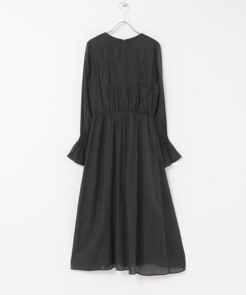 URBAN RESEARCH ROSSO WOMEN(アーバンリサーチ ロッソ)の「シャーリングドットワンピース(ワンピース・レディース・ブラック/モカ・FREE)」の4枚目の写真