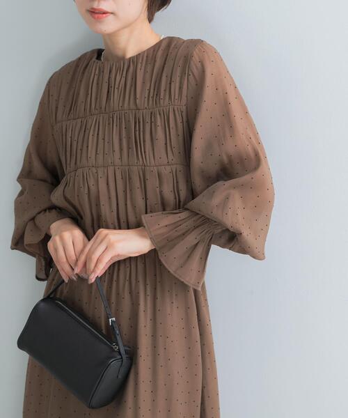 URBAN RESEARCH ROSSO WOMEN(アーバンリサーチ ロッソ)の「シャーリングドットワンピース(ワンピース・レディース・ブラック/モカ・FREE)」の10枚目の写真