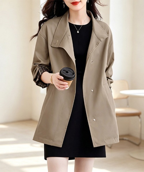 ReRe（リリ）の「変形スタンドカラーライトジャケット（ブルゾン・レディース・カーキ/ブラック・LARGE/MEDIUM/X-LARGE）」の3枚目の写真