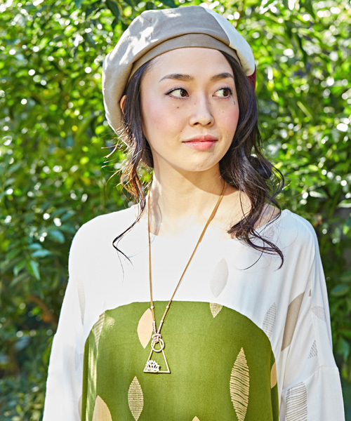 チャイハネ（チャイハネ）の「【チャイハネ】トライアングルロータスネックレス（ネックレス・レディース・ゴールド/シルバー・FREE）」の8枚目の写真