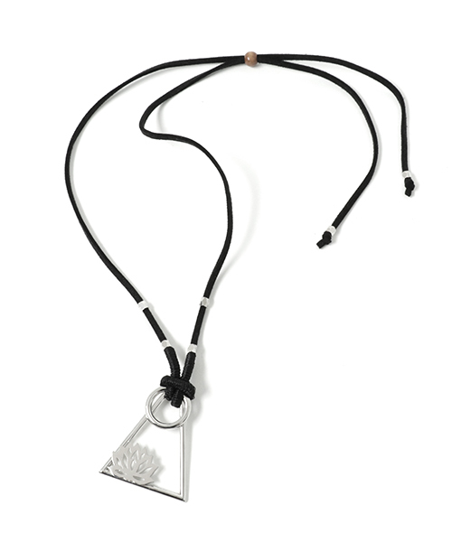 チャイハネ（チャイハネ）の「【チャイハネ】トライアングルロータスネックレス（ネックレス・レディース・ゴールド/シルバー・FREE）」の2枚目の写真