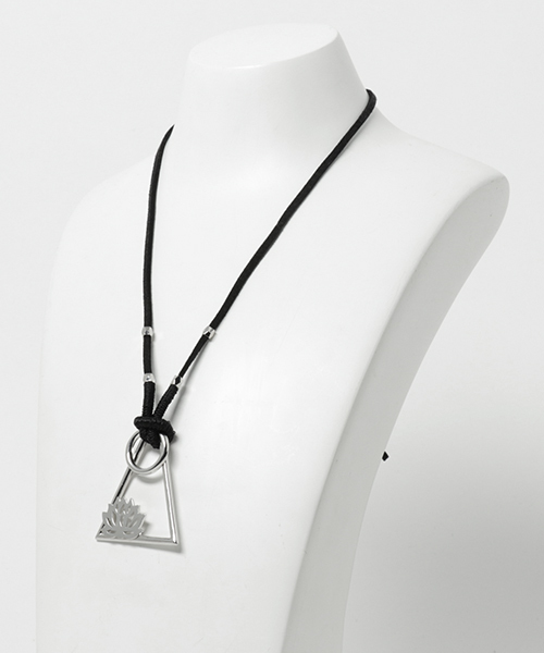 チャイハネ（チャイハネ）の「【チャイハネ】トライアングルロータスネックレス（ネックレス・レディース・ゴールド/シルバー・FREE）」の5枚目の写真