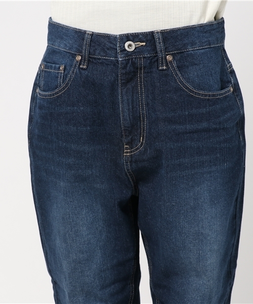 Honeys（ハニーズ）の「ゆったりデニムテーパードパンツ（デニムパンツ・レディース・インディゴブルー/ワンウォッシュ・M/SS/LL/L/S）」の6枚目の写真