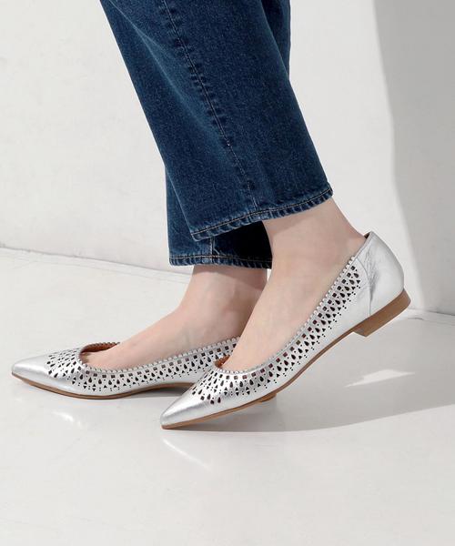 UNITED ARROWS（ユナイテッドアローズ）の「□UBMF カットワーク フラットシューズ†（パンプス・レディース・ブラック/シルバー/ネイビー・37/35/36h/37h/36/35h/38）」の5枚目の写真