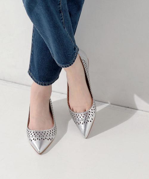 UNITED ARROWS（ユナイテッドアローズ）の「□UBMF カットワーク フラットシューズ†（パンプス・レディース・ブラック/シルバー/ネイビー・37/35/36h/37h/36/35h/38）」の6枚目の写真