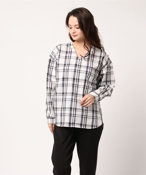 AMERICAN HOLIC（アメリカンホリック）の「バックVスキッパーブラウス（シャツ/ブラウス・レディース・ブルー系その他/その他30/オフホワイト/カーキ/ネイビー/ブラック系その他/ピンク/ベージュ/サックスブルー/ドット/その他27/その他4・L/M）」の9枚目の写真