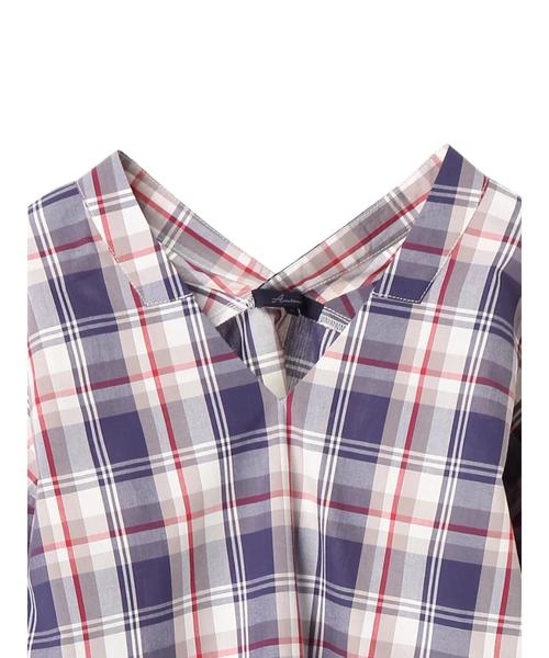 AMERICAN HOLIC（アメリカンホリック）の「バックVスキッパーブラウス（シャツ/ブラウス・レディース・ブルー系その他/その他30/オフホワイト/カーキ/ネイビー/ブラック系その他/ピンク/ベージュ/サックスブルー/ドット/その他27/その他4・L/M）」の16枚目の写真