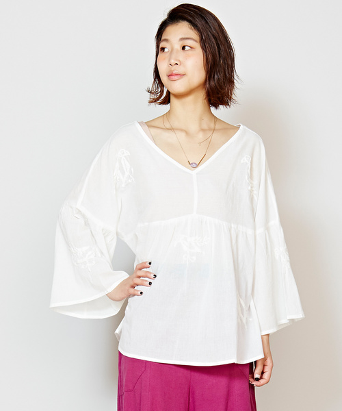 チャイハネ（チャイハネ）の「【チャイハネ】yul 鳥刺繍フレアスリーブトップス（シャツ/ブラウス・レディース・ブルー/ホワイト/イエロー・FREE）」の2枚目の写真