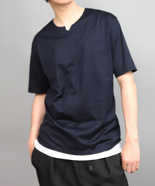 ato(アトウ)の「FRONT SEAMS T-SHIRT(Tシャツ/カットソー・メンズ・パープル/マスタード/ピンク/ホワイト/ブラック/ネイビー/グリーン/エメラルドブルー/ブルー・46/48)」の6枚目の写真