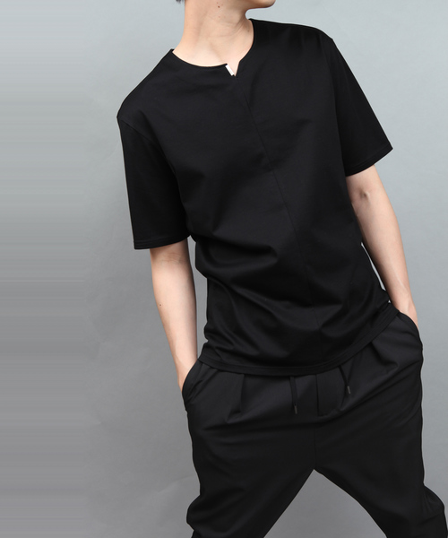 ato(アトウ)の「FRONT SEAMS T-SHIRT(Tシャツ/カットソー・メンズ・パープル/マスタード/ピンク/ホワイト/ブラック/ネイビー/グリーン/エメラルドブルー/ブルー・46/48)」の3枚目の写真