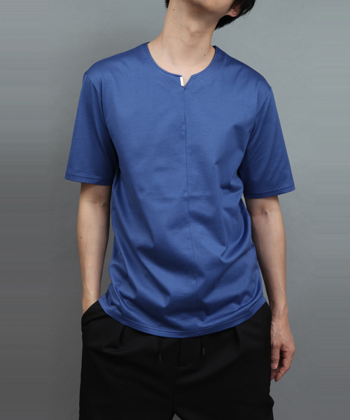 ato(アトウ)の「FRONT SEAMS T-SHIRT(Tシャツ/カットソー・メンズ・パープル/マスタード/ピンク/ホワイト/ブラック/ネイビー/グリーン/エメラルドブルー/ブルー・46/48)」の7枚目の写真