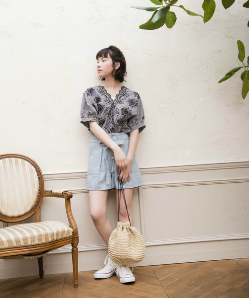 OLIVE des OLIVE（オリーブデオリーブ）の「スカラップ刺繍ブラウス（シャツ/ブラウス・レディース・オフホワイト/グリーン/ブラック・FREE）」の5枚目の写真