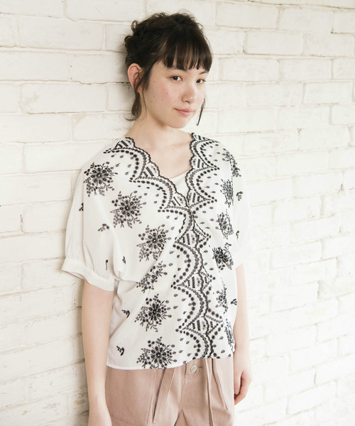 OLIVE des OLIVE（オリーブデオリーブ）の「スカラップ刺繍ブラウス（シャツ/ブラウス・レディース・オフホワイト/グリーン/ブラック・FREE）」の12枚目の写真