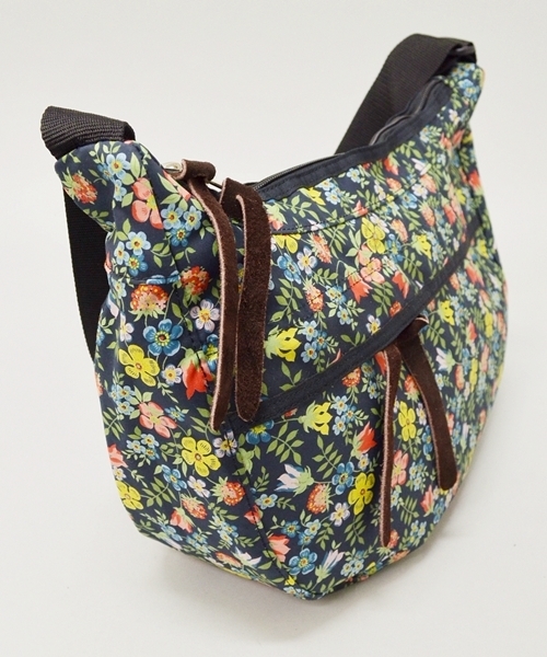 SHIPS GENERAL SUPPLY（シップスジェネラルサプライ）の「LIBERTY×SHIPS GENERAL SUPPLY: 別注ショルダーバッグ【MEDIUM】■（ショルダーバッグ・メンズ・ネイビー/ブルー系その他・ONE SIZE）」の9枚目の写真