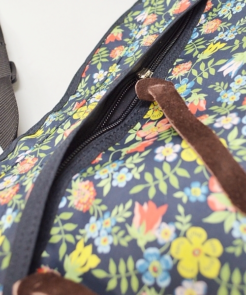 SHIPS GENERAL SUPPLY（シップスジェネラルサプライ）の「LIBERTY×SHIPS GENERAL SUPPLY: 別注ショルダーバッグ【MEDIUM】■（ショルダーバッグ・メンズ・ネイビー/ブルー系その他・ONE SIZE）」の11枚目の写真