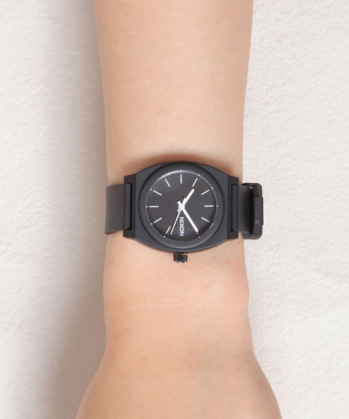 NIXON（ニクソン）の「MEDIUM TIME TELLER P（アナログ腕時計・レディース・ホワイト/ブラック/ブルー系その他・FREE）」の3枚目の写真