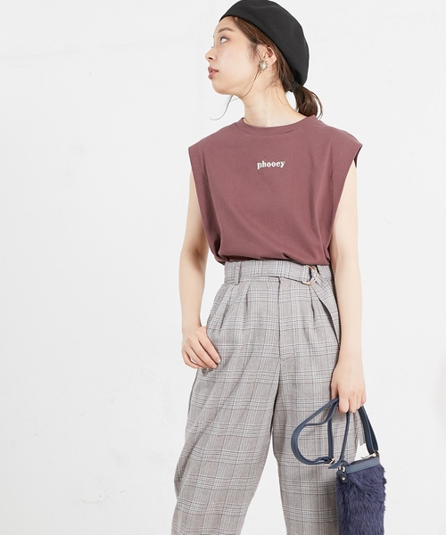 natural couture（ナチュラルクチュール）の「ちびロゴ刺繍ノースリTシャツ（タンクトップ・レディース・ベージュ/ブラウン/オフホワイト/ブルー/スミクロ・FREE）」の15枚目の写真