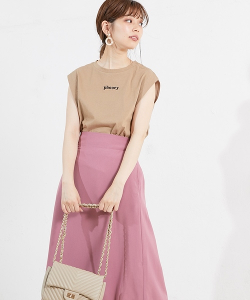natural couture（ナチュラルクチュール）の「ちびロゴ刺繍ノースリTシャツ（タンクトップ・レディース・ベージュ/ブラウン/オフホワイト/ブルー/スミクロ・FREE）」の19枚目の写真