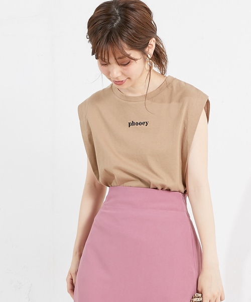 natural couture（ナチュラルクチュール）の「ちびロゴ刺繍ノースリTシャツ（タンクトップ・レディース・ベージュ/ブラウン/オフホワイト/ブルー/スミクロ・FREE）」の20枚目の写真