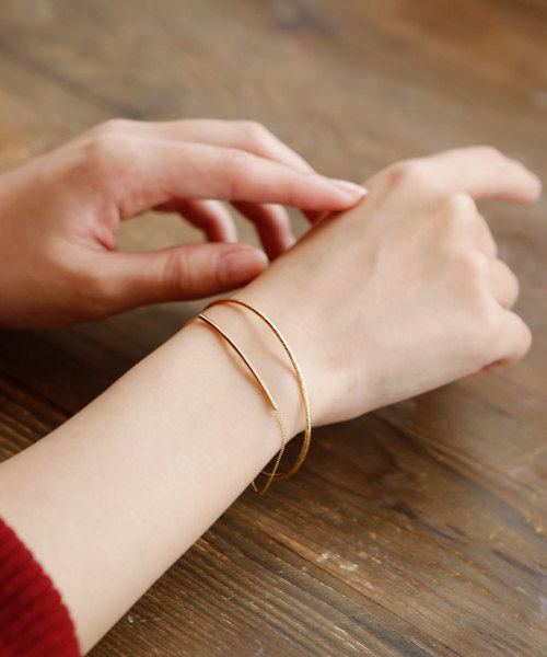 colleca la（コレカラ）の「細バングル×パイプブレスレット（ブレスレット・レディース・シルバー/ゴールド・ﾌﾘ-）」の3枚目の写真