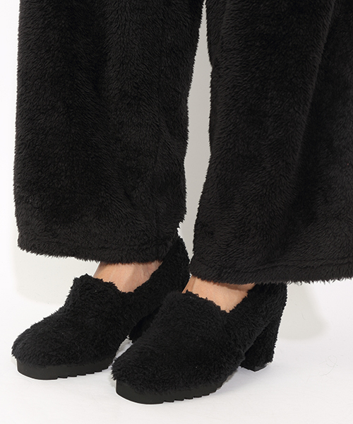 i（アイ）の「ファーパンプス（パンプス・レディース・ホワイト/ブラック・SMALL/LARGE/MEDIUM）」の4枚目の写真