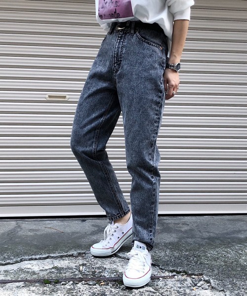 PAGEBOY（ページボーイ）の「ケミカルキャロットジーンズ（デニムパンツ・レディース・ブラック系その他/ケミカルウォッシュ・25inch/26inch）」の2枚目の写真