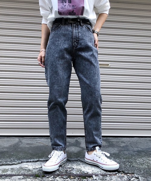 PAGEBOY（ページボーイ）の「ケミカルキャロットジーンズ（デニムパンツ・レディース・ブラック系その他/ケミカルウォッシュ・25inch/26inch）」の11枚目の写真