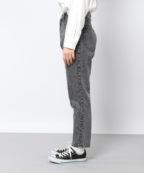 PAGEBOY（ページボーイ）の「ケミカルキャロットジーンズ（デニムパンツ・レディース・ブラック系その他/ケミカルウォッシュ・25inch/26inch）」の13枚目の写真
